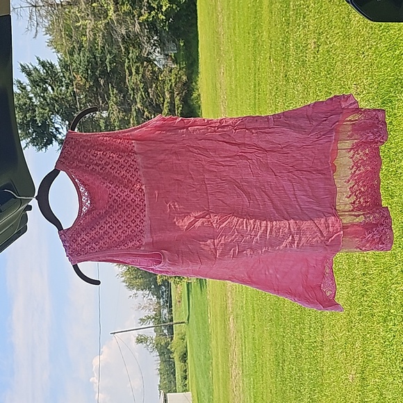 Sleevless pink lace top - Picture 5 of 6